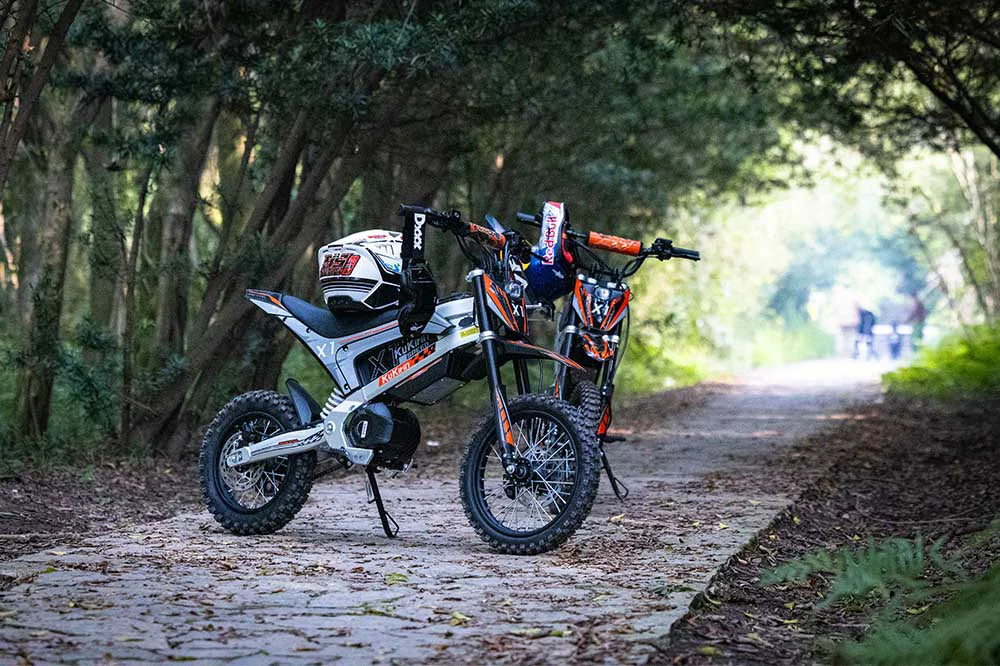 Kukirin E-Scooter vs E-Bike – Which Is Better for UK Riders?